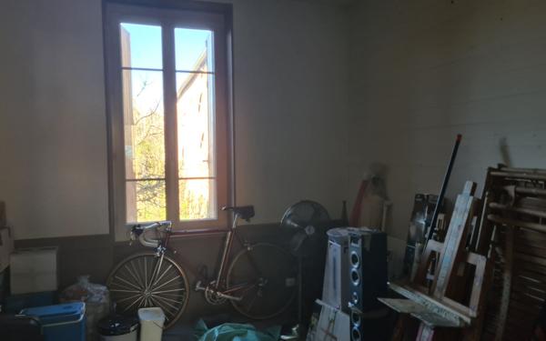 Immeuble à vendre    2 pièces • 165 m2 Domérat