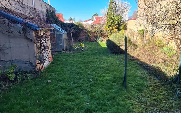 Immeuble à vendre    2 pièces • 165 m2 Domérat