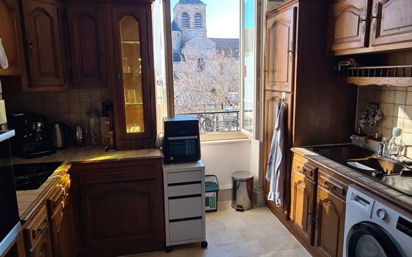 Immeuble à vendre    2 pièces • 165 m2 Domérat