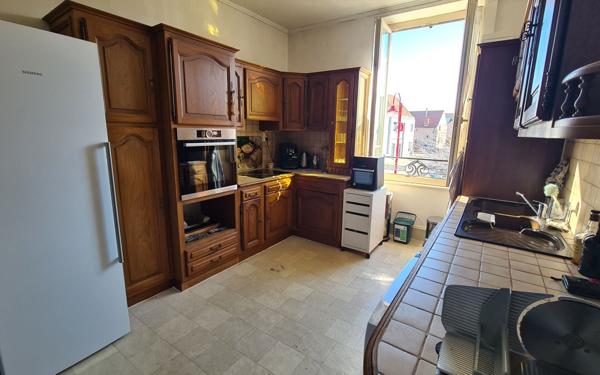 Immeuble à vendre    2 pièces • 165 m2 Domérat