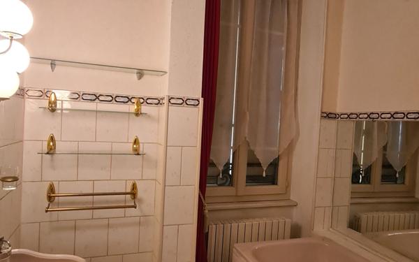 Immeuble à vendre    2 pièces • 165 m2 Domérat