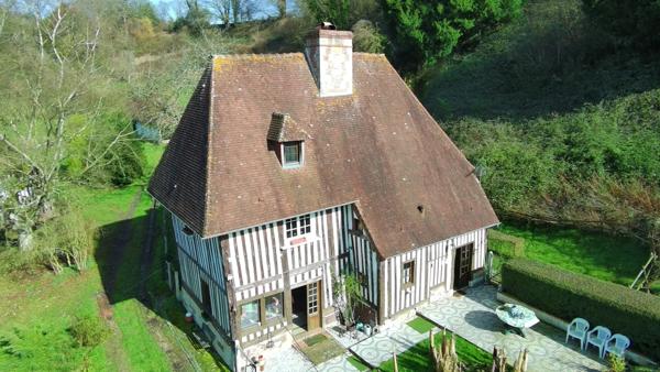 En exclusivité - Maison à colombages du XVIIᵉ siècle avec dépendances et 5 hectares – Grandchamp-le-Château