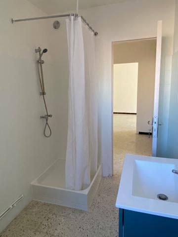 BEDARIEUX - Appartement 2 pièce(s) - 42,20 m² - 400 € CC