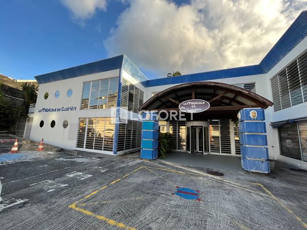 Location local commercial Fort-de-France - 2 pièce(s) - 24 m² - 890 € / mois