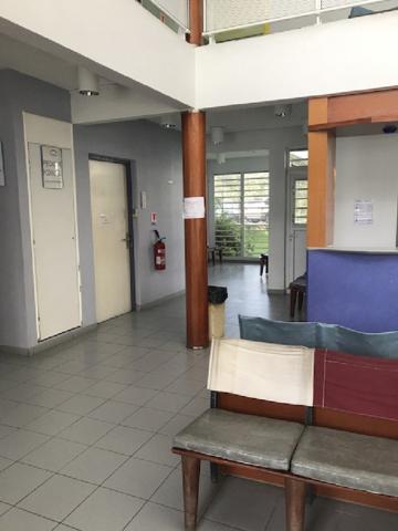 Location local commercial Fort-de-France - 2 pièce(s) - 24 m² - 890 € / mois