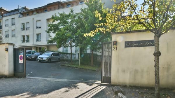 Place de parking sécurisée, en sous-sol, à vendre à MORSANG SUR ORGE (91)