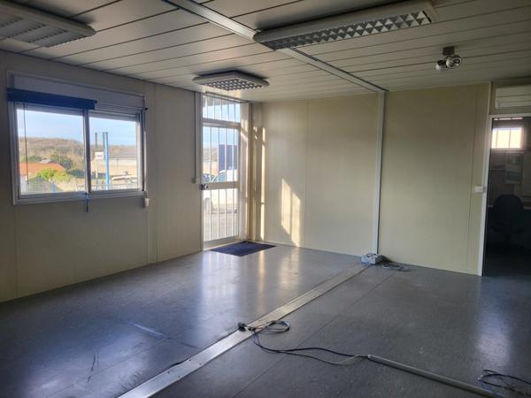 Entrepôt/bureau à vendre AIRVAULT (79) Terrain 1289 m²