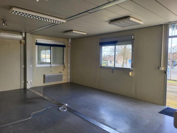 Entrepôt/bureau à vendre AIRVAULT (79) Terrain 1289 m²