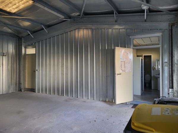 Entrepôt/bureau à vendre AIRVAULT (79) Terrain 1289 m²