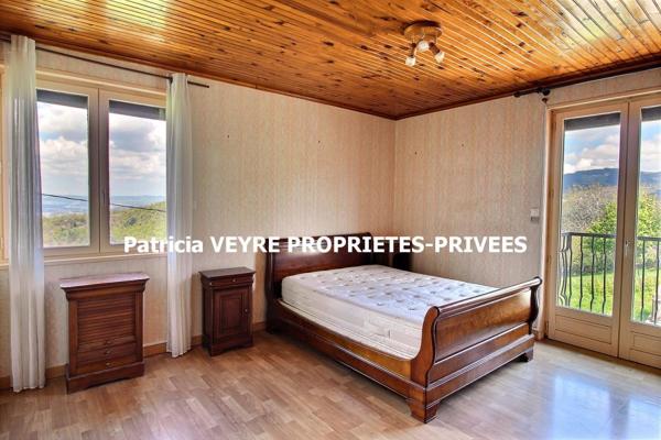Entre Planfoy 42660 et Saint Etienne maison individuelle 114 m² habitables 4 chambres  garage sur  17 240m² de terrain