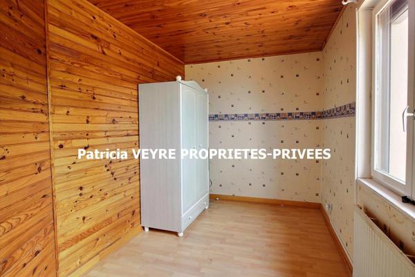 Entre Planfoy 42660 et Saint Etienne maison individuelle 114 m² habitables 4 chambres  garage sur  17 240m² de terrain