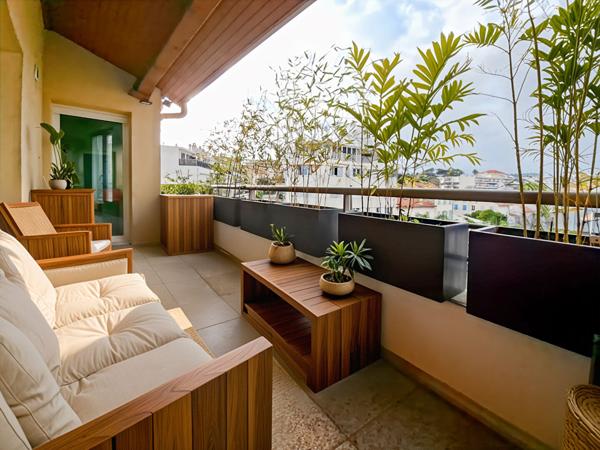 Cannes - 3 Pièces rénové - Dernier étage - Terrasse - Box - Vue dégagée