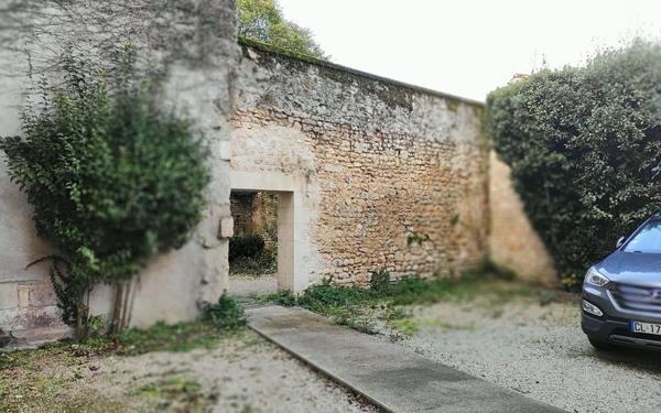 Immeuble à vendre    9 pièces •  Poitiers