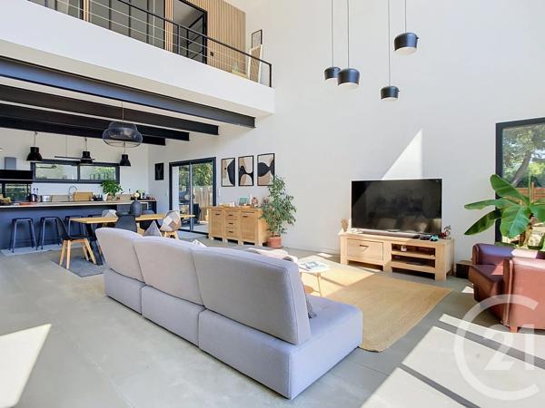 Maison à vendre  4 pièces - 142 m 2   CASTELNAU LE LEZ  - 34