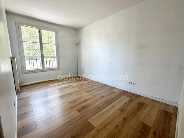 Maison 4 chambres + double garage + parking