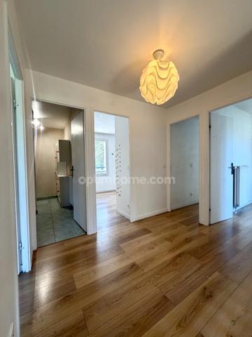 Maison 4 chambres + double garage + parking