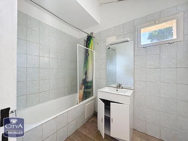 Maison à vendre 4 pièces 77m² Nîmes (30900)