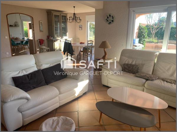 Grande villa familiale avec piscine et dépendances