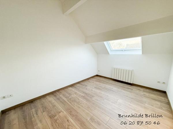 Maison individuelle de 2010, 5 chambres, bureau, garage, stationnement, jardin