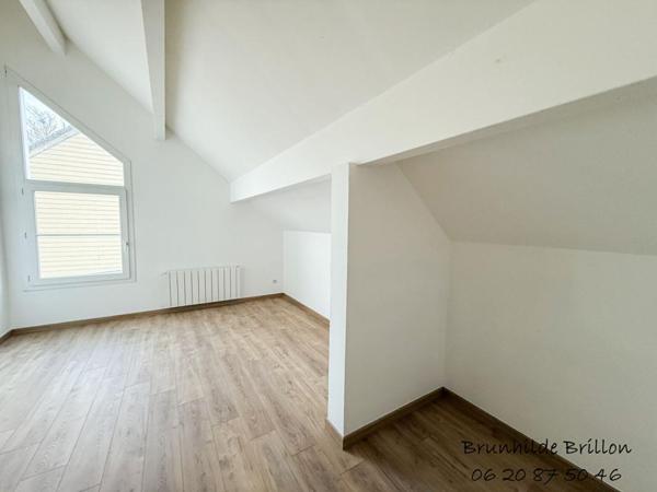 Maison individuelle de 2010, 5 chambres, bureau, garage, stationnement, jardin