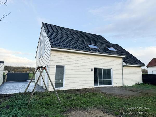 Maison individuelle de 2010, 5 chambres, bureau, garage, stationnement, jardin