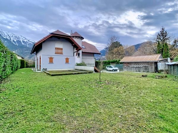 Maison 193 m² à Faverges - Terrain 964 m² - possibilité 2 logements (74)