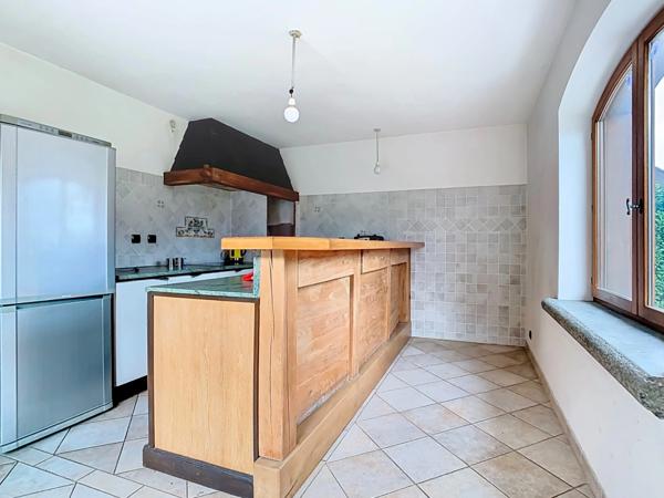 Maison 193 m² à Faverges - Terrain 964 m² - possibilité 2 logements (74)