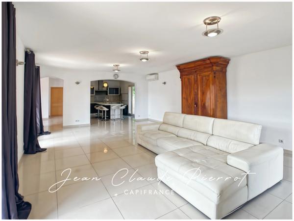 Maison à vendre de type 5 avec maisonnette indépendante SAINT GILLES (30)