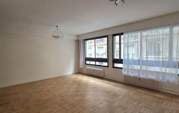 Vente Appartement P2 parking en sus du prix Paris 16ème   