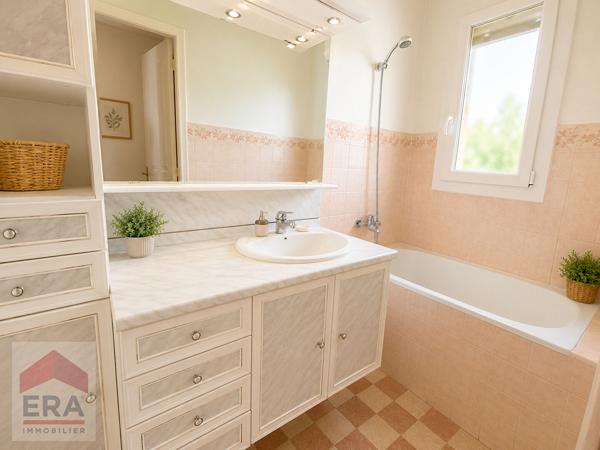 A VENDRE MARSEILLE 13013 ST JEROME LE MERLAN APPARTEMENT T4 JARDIN GARAGE CAVE