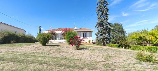 Jolie maison avec parc arboré