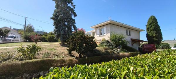 Jolie maison avec parc arboré