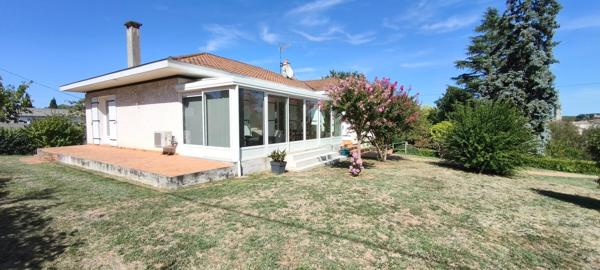 Jolie maison avec parc arboré