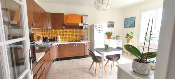 Jolie maison avec parc arboré
