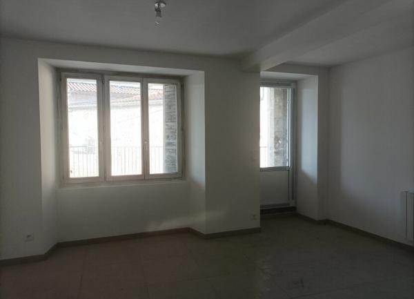 Appartement à louer    4 pièces • 86 m2 Lablachère