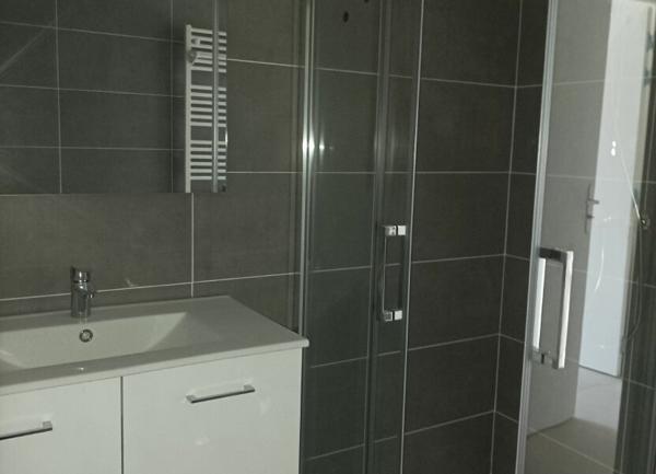 Appartement à louer    4 pièces • 86 m2 Lablachère