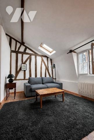 TOURS CENTRE - CHARME DE L’ANCIEN AU CŒUR DE LA VILLE
Situé rue du Grand Marché