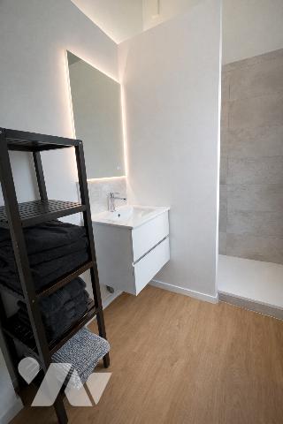 TOURS CENTRE - CHARME DE L’ANCIEN AU CŒUR DE LA VILLE
Situé rue du Grand Marché