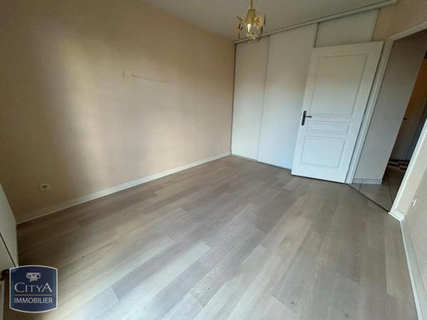 Appartement à louer 3 pièces 84m²
