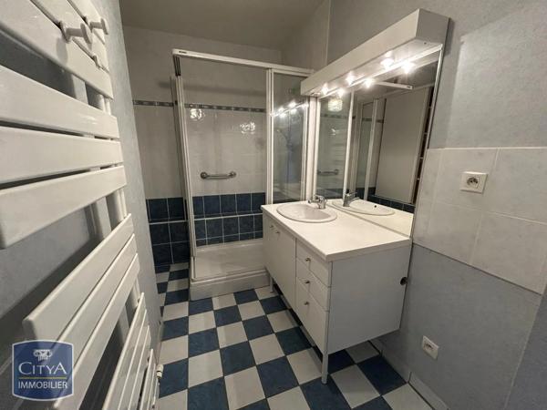 Appartement à louer 3 pièces 84m²