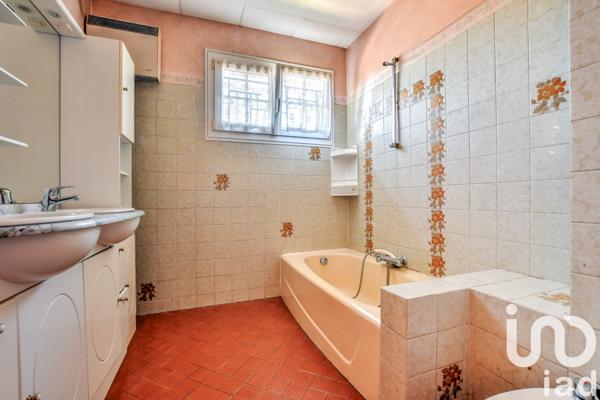 Maison à vendre 6 pièces 121 m² Rilhac-Rancon