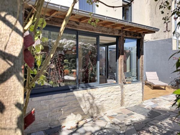 Centre-ville, 190m² - 6 chambres avec jardin