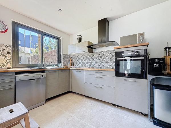 Centre-ville, 190m² - 6 chambres avec jardin