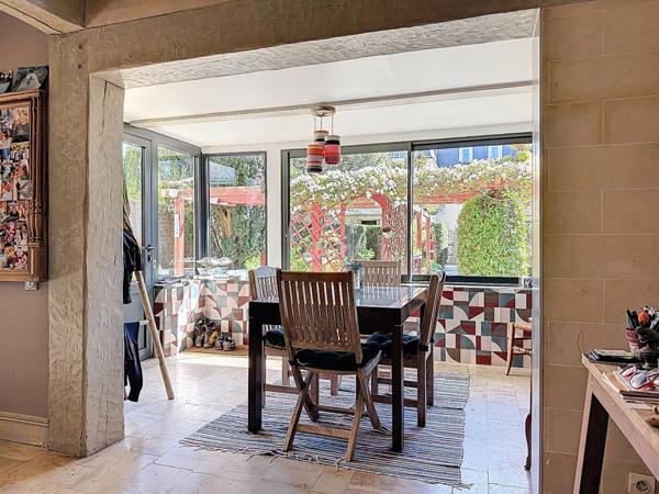 Centre-ville, 190m² - 6 chambres avec jardin