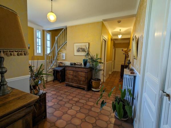 Villa huit chambres, propriété unique sur le marché