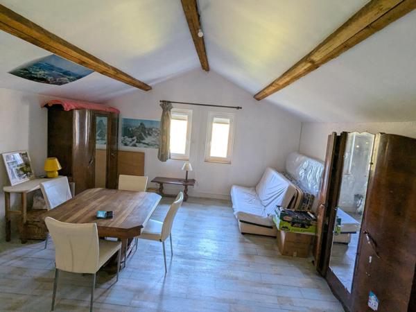 Villa huit chambres, propriété unique sur le marché