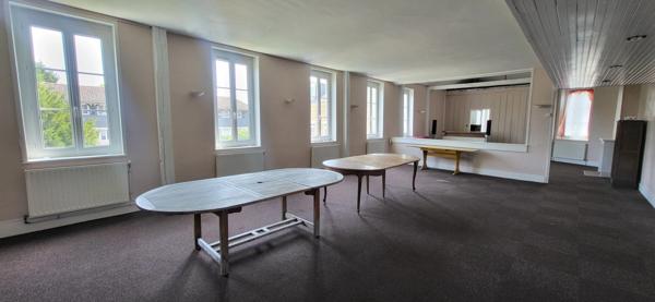 ELBEUF Centre : Propriété 272 m² avec bâtiment Pro 220 m², Jardin 800 m², 6 CH & 4 Gges ! Exceptionnel ...