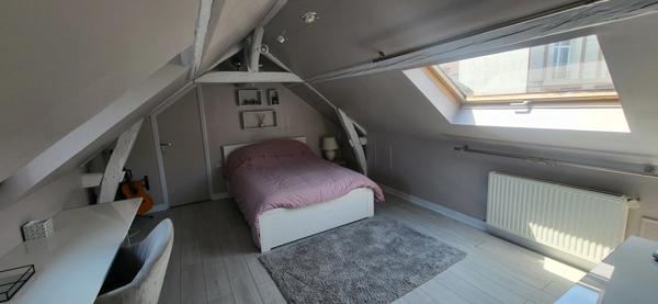 ELBEUF Centre : Propriété 272 m² avec bâtiment Pro 220 m², Jardin 800 m², 6 CH & 4 Gges ! Exceptionnel ...