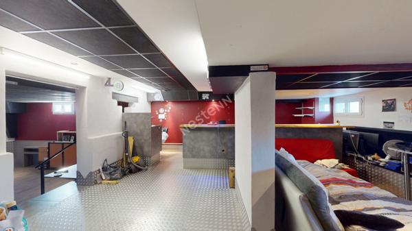 Maison familiale 226m2 avec piscine ? 6 chambres entre LONS-LE-SAUNIER et LOUHANS et ses 157 arcades à 3 minutes de l'autoroute A39