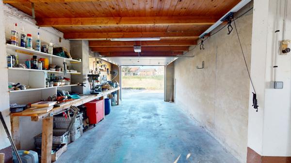 Maison familiale 226m2 avec piscine ? 6 chambres entre LONS-LE-SAUNIER et LOUHANS et ses 157 arcades à 3 minutes de l'autoroute A39